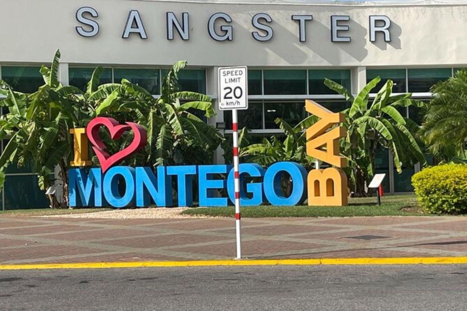 Sangster International Airport:Private Transfer to Ocho Rios - Relaxing Journey