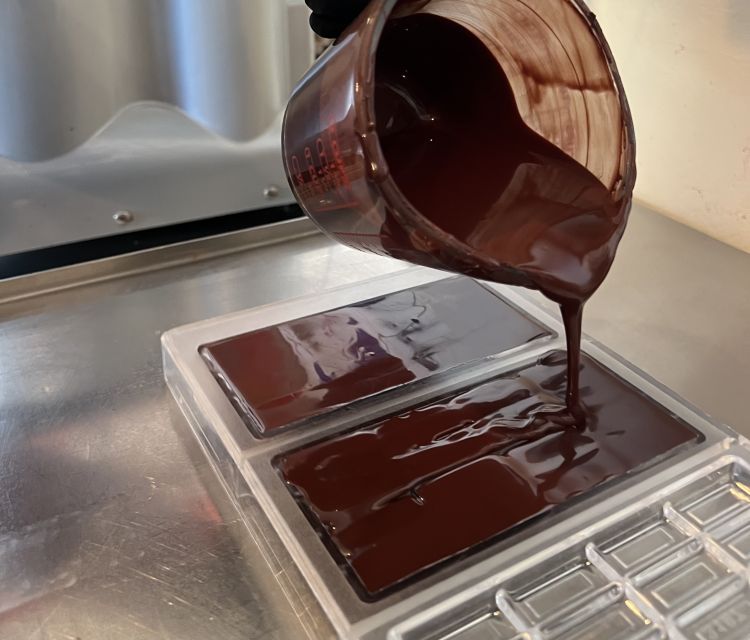 Santa Barbara: Chocolate Bar and Art Box Making Workshop - Topping Selection and Customization