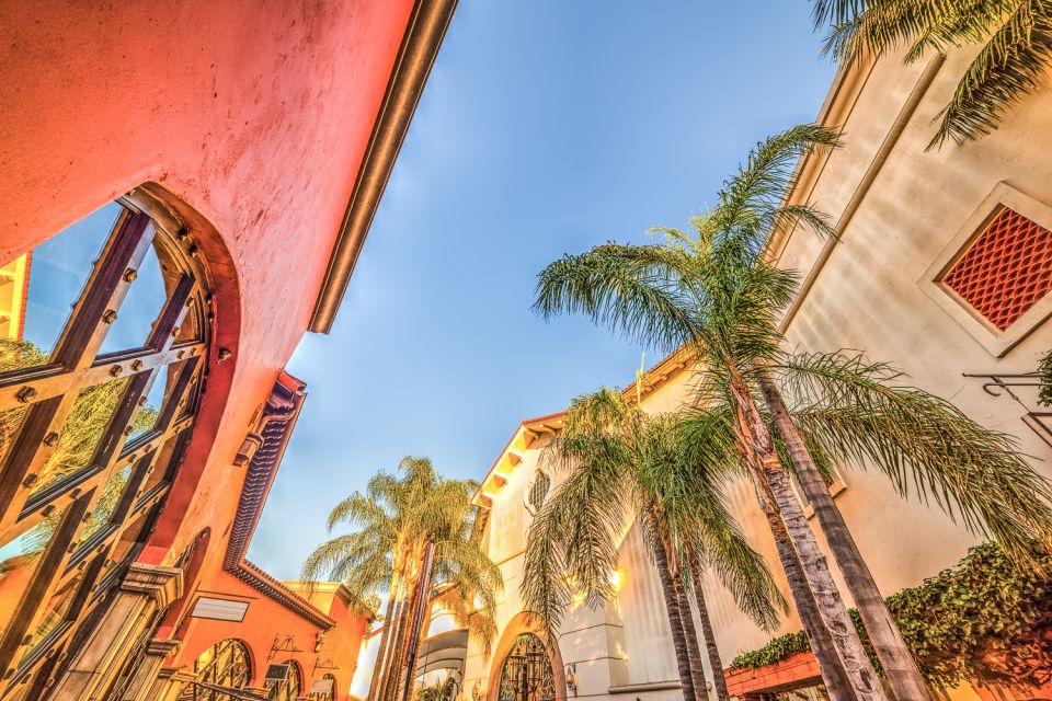 Santa Barbara: Sparkling Wine Walking Tour - Admiring Architectural Gems