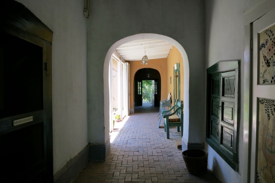 Santa Fe: Canyon Road Arts District Walking Tour - Tour Duration and Type