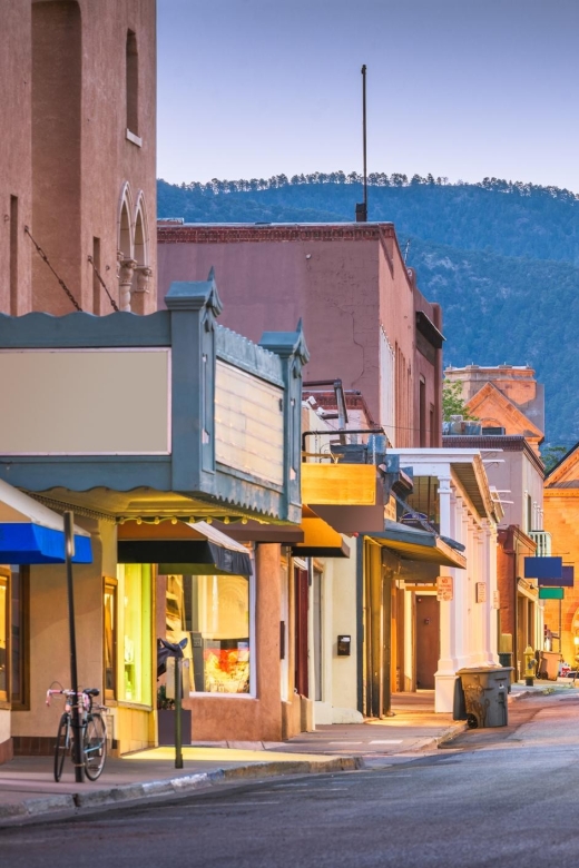 Santa Fe's Romantic Whispers: A Love-Filled Journey - Discovering Santa Fe Plaza