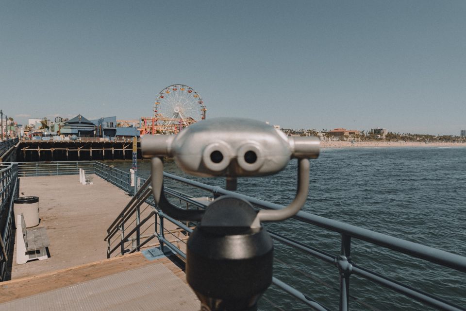 Santa Monica: Superhero Support Team Outdoor Escape Game - Navigate the City Exploration Game