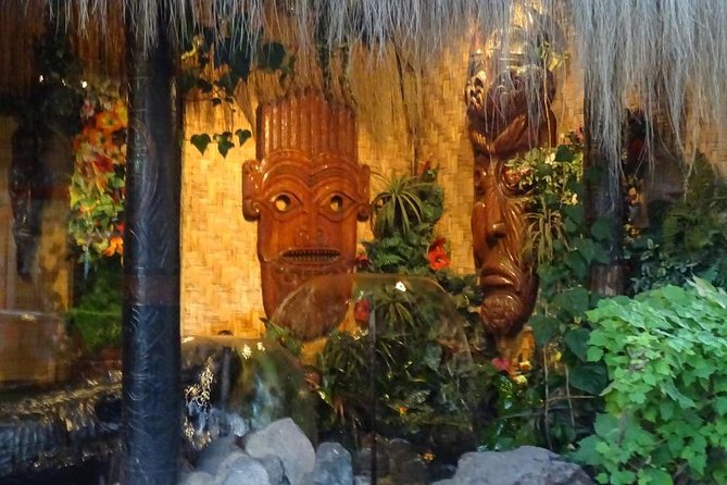 Santiago: Bali Hai Dinner & Show, Transport and Wine Refill - Entertainment Highlights