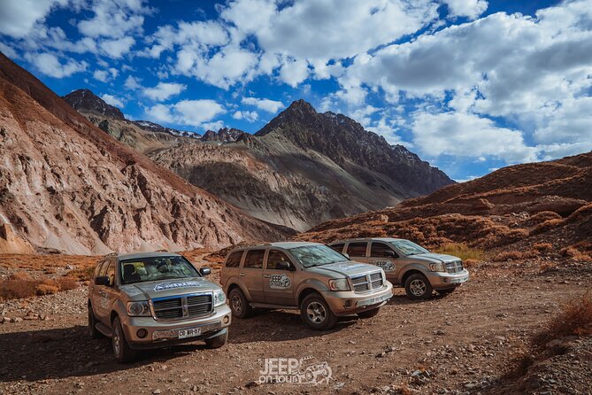 Santiago: Cajón Del Maipo, Hot Springs, Waterfall & Chilean BBQ - Meeting and Drop-off Points