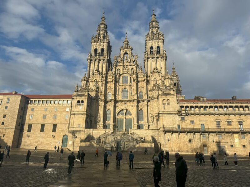 Santiago De Compostela: City Tour and Typical Galician Meal - Key Points