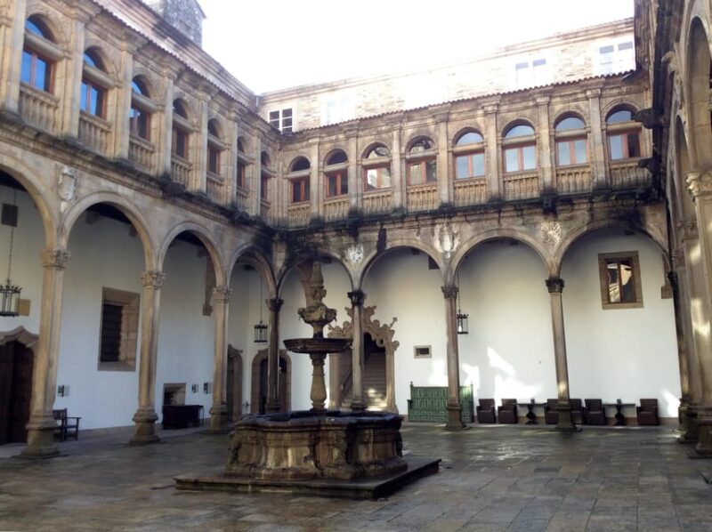 Santiago De Compostela: Highlights Tour With Tickets - Key Points