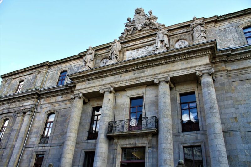 Santiago De Compostela; Private Guided Tour in Two Hours - Key Points