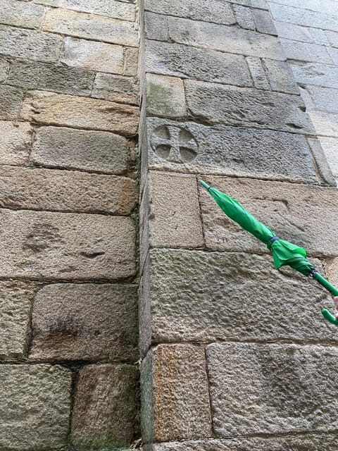 Santiago de Compostela: Tour of the Templars in Spanish - Key Points