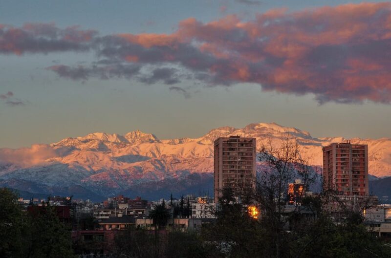 Santiago: Guided Full-Day Walking Tour With a Chilean Lunch - Cultural Experiences
