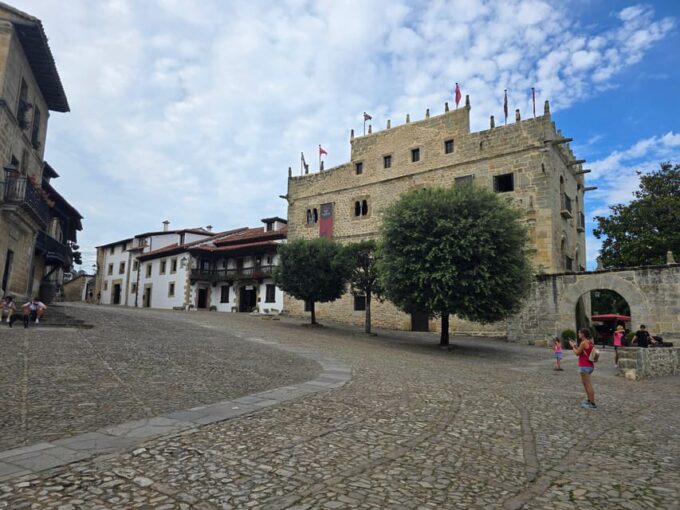 Santillana Del Mar: Exclusive Private Tour With the Collegiate Church of Santa Juliana - Customizing Your Tour Experience