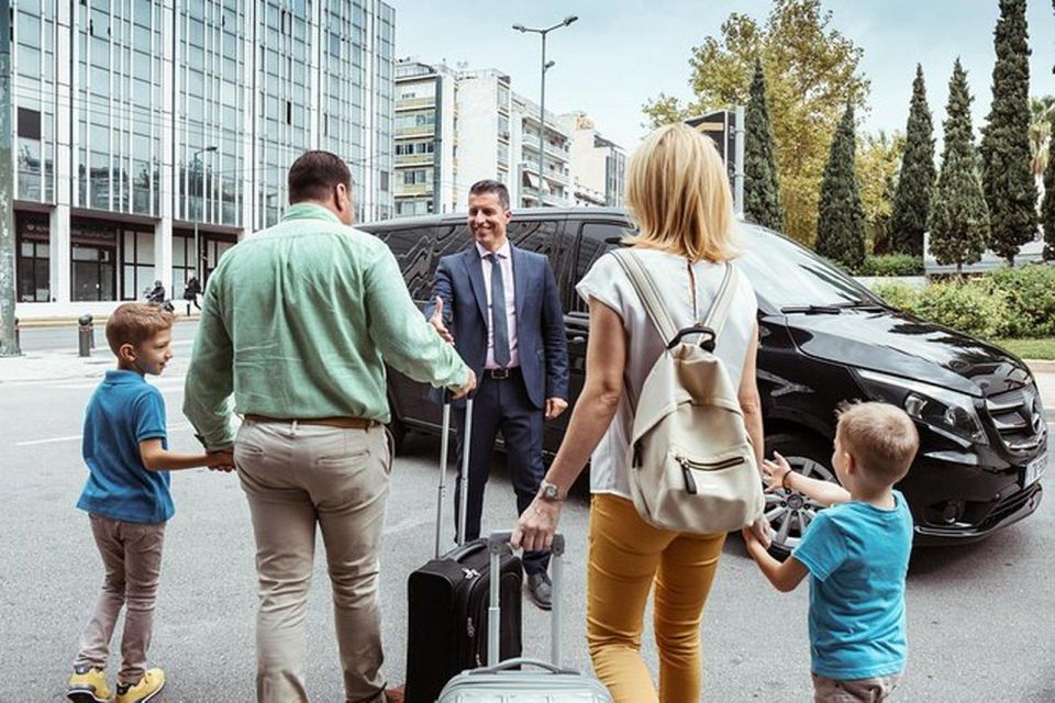 Santo Domingo Airport: Private Transfer To/From City Center - Fully Licensed and Insured