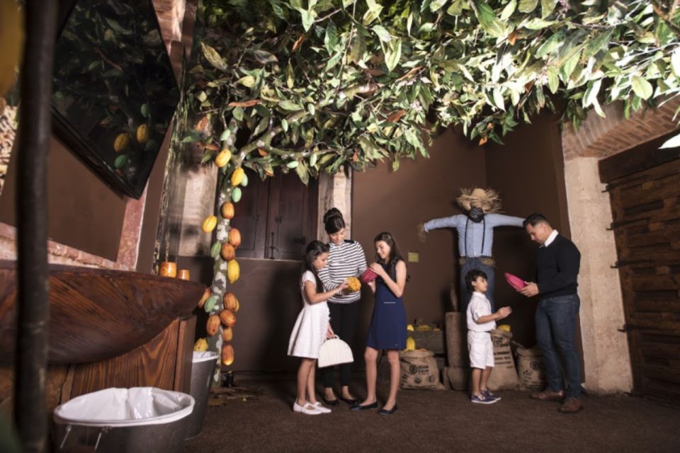Santo Domingo: Chocolate Tour + Optional Workshops - Sensory Room Exploration