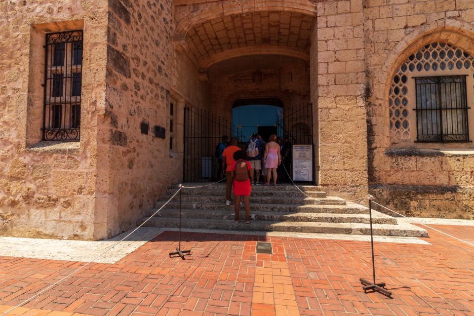 Santo Domingo City Tour: Colonial City, Los Tres Ojos, Lunch - Pickup and Transportation