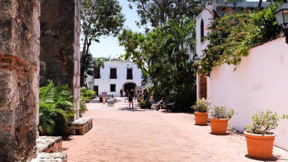 Santo Domingo Day Trip With Tickets and Lunch Tour - Pickup and Duration