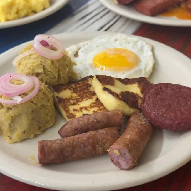 Santo Domingo: Food Tour & Paradise Beach Day with Drinks - A Complete Look at What to Expect