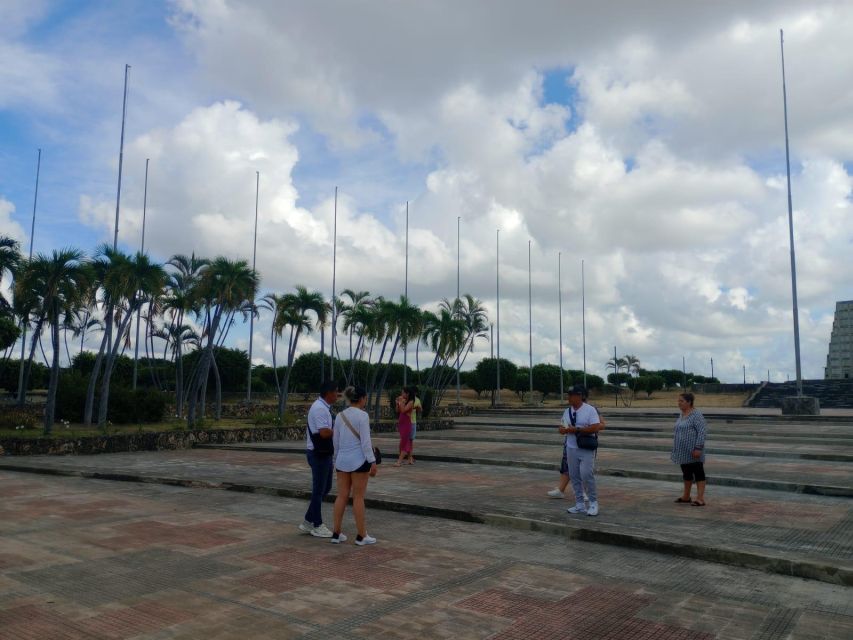 Santo Domingo: Highlights Private Tour With Lunch and Guide - Key Points