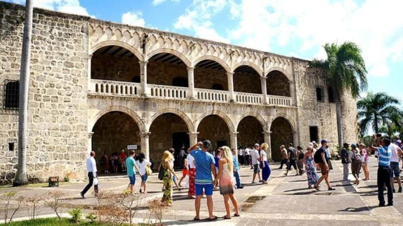 Santo Domingo: history and modernity a spectacular excursion - Transportation, Group Size & Accessibility
