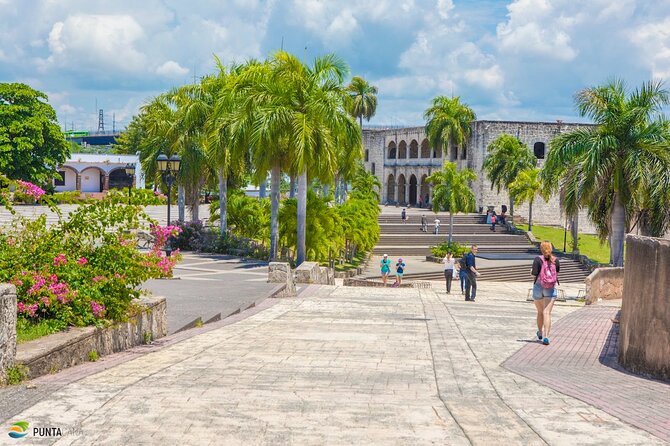 Santo Domingo VIP Tour: Colonial Zone, Los Tres Ojos,Taino Museum - Key Points
