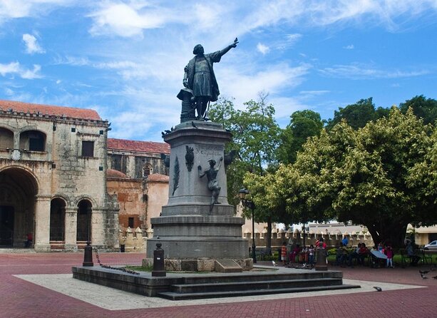 Santo Domingo VIP Tour: Colonial Zone, Los Tres Ojos,Taino Museum - Pickup and Meeting Details