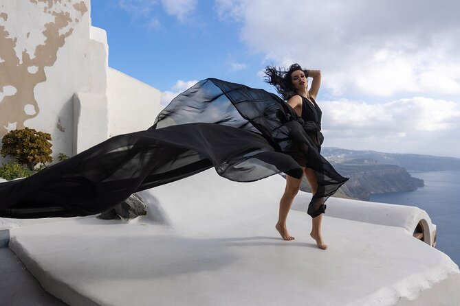 Santorini 2hrs Flying Dress Photoshoot With Transportation - Immerse Yourself in Positive Customer Reviews