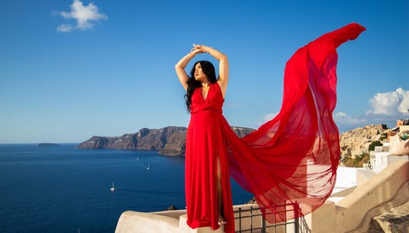 Santorini: 40-Minute Oia Photoshoot - The Itinerary Breakdown