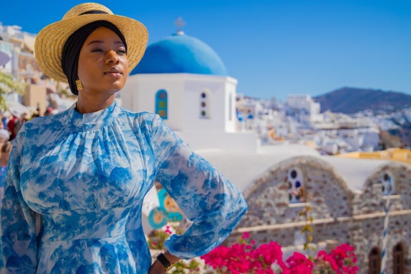 Santorini: 40-Minute Oia Photoshoot - The Value of the Experience