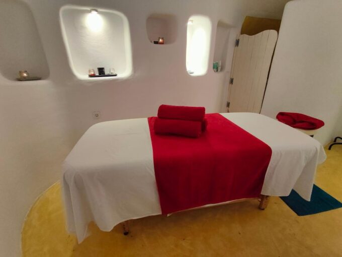 Santorini: Aromatherapy Couples Massage - Frequently Asked Questions