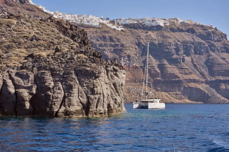 Santorini: Caldera Classic Catamaran Cruise w/ Meal & Drinks - Key Points