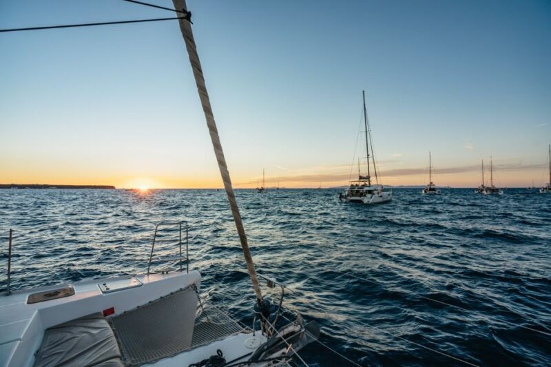 Santorini: Catamaran Caldera Cruise With Meal and Drinks - Day Cruise Options