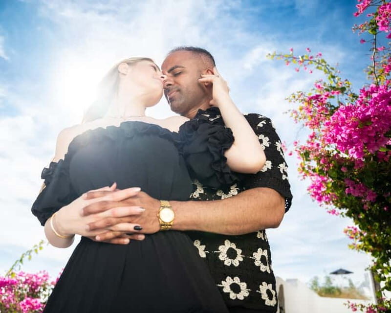 Santorini Couple Photo Session - A Closer Look at the Santorini Couple Photo Session