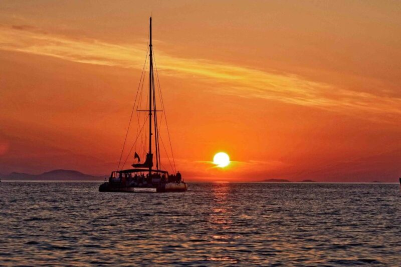 Santorini: Cruise Catamaran With BBQ & Drinks Day or Sunset - Key Points