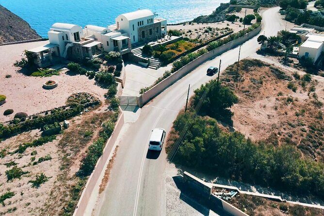 Santorini Elegance:Premium Transfer Services for Airport and Port - A Detailed Look at Santorini Elegance Transfers