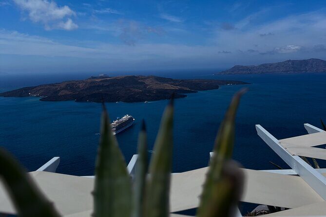 Santorini Elegance:Premium Transfer Services for Airport and Port - Who This Service Is Best For