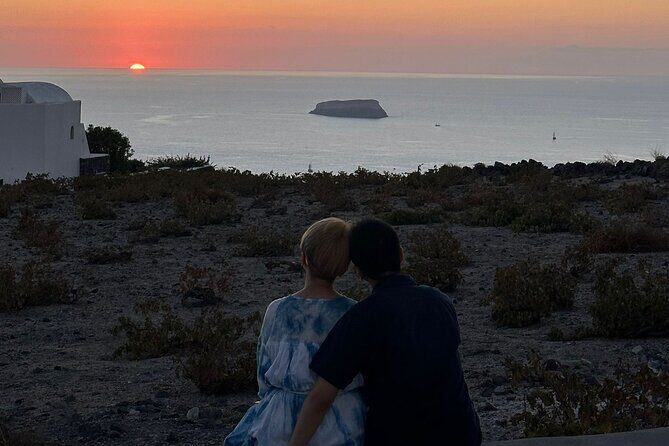 Santorini Honey Moon Romantic Private Sunset Wine Tour - The Itinerary: What You Can Expect