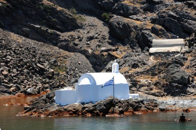 Santorini Island Bus Tour and Caldera Sunset Cruise - Sunset Viewing in Ia