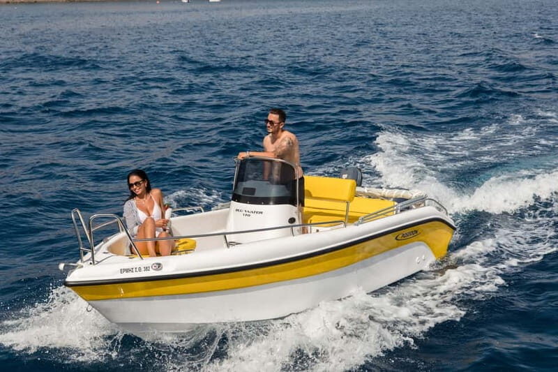 Santorini: license free boat in Santorini - Key Points