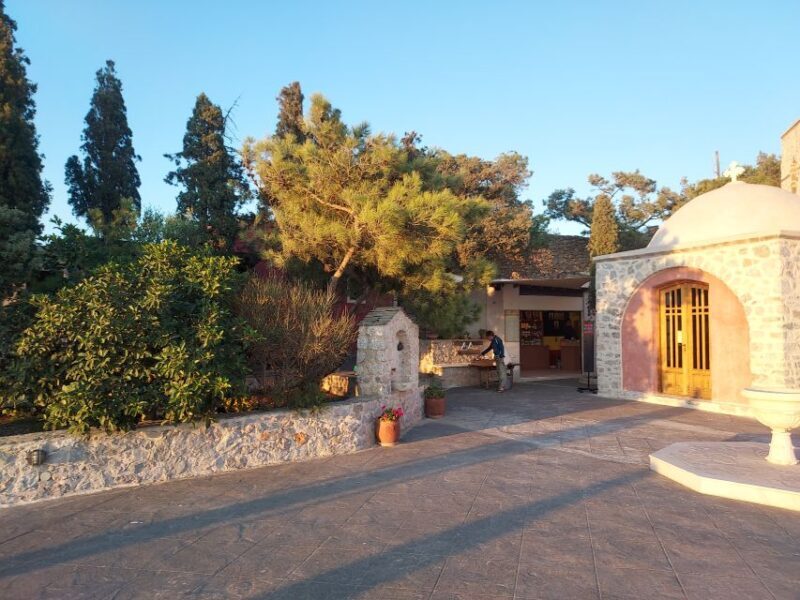 Santorini: Lost Atlantis, Beaches & Wine Tasting Tour - Exploring the Highlights of the Tour