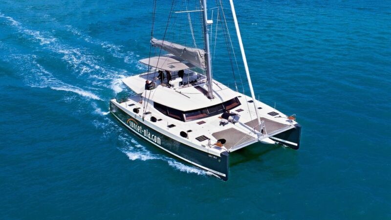 Santorini: Luxurious Catamaran Cruise With Meal & Open Bar - Customer Reviews and Ratings