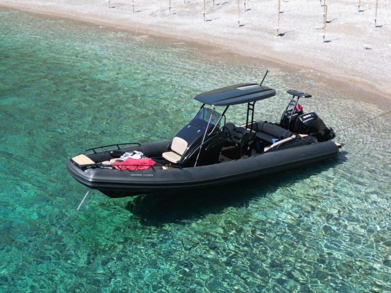 Santorini : Luxury Rib rental with Captain & Fuel included - Key Points