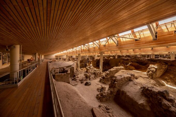 Santorini: Mythical Day Trip to Akrotiri With Volcano Cruise - Tips for a Great Experience