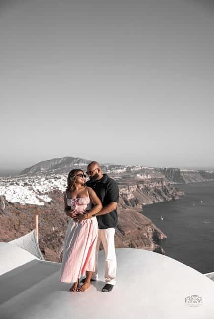 Santorini: Oia Private Couple Photoshoot with 35 Photos - FAQs