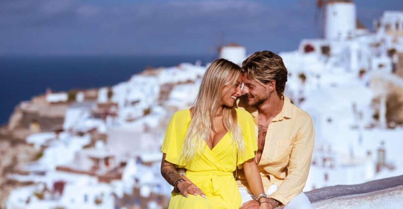 Santorini Photo Session With Professional Photographer - Key Points