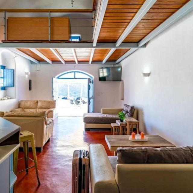 Santorini: Port VIP Lounge with Coffee & Luggage Assistance - FAQs