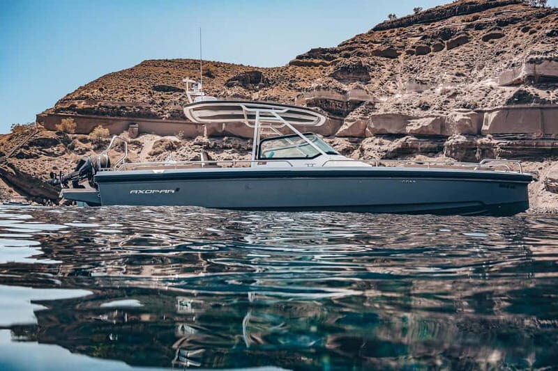 Santorini: Private Boat Tour with Drinks and Snacks - A Genuine Look at the Santorini Private Boat Tour