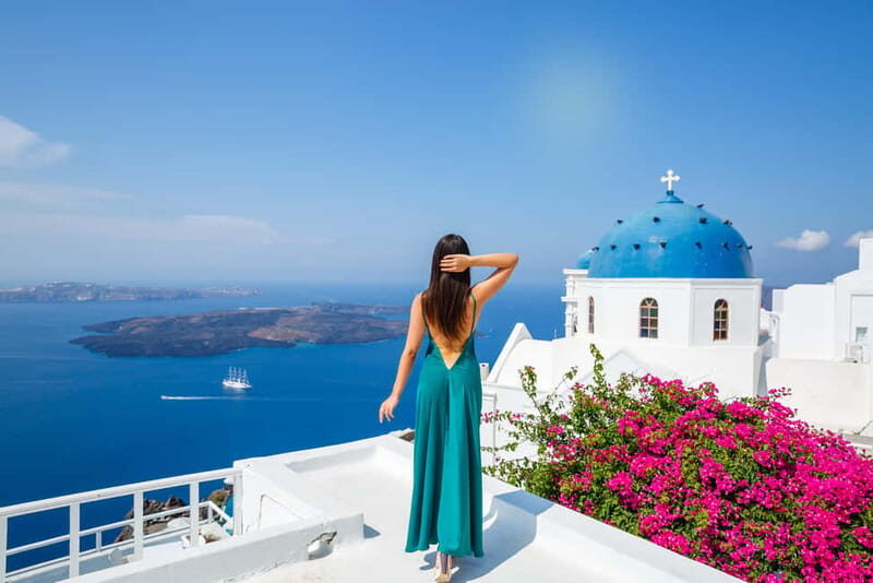 Santorini: Private Oia Village Photoshoot - Key Points