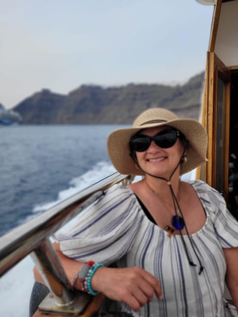 Santorini: Private Tour for Cruise ship Travellers 4 hours - The Itinerary: A Well-Rounded Snapshot of Santorini