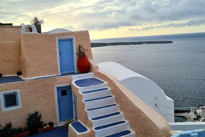 Santorini Private Tour in Minibus - The Sum Up