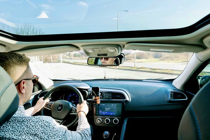 Santorini Private Transfer From or To the Ferry Port - Meeting and Pickup