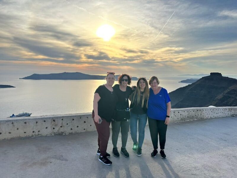 Santorini: Small Group Sightseeing Tour with a Local Guide - The Sum Up