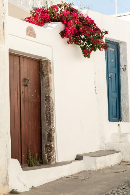 Santorini: Spend The Day With A Local - Booking Information